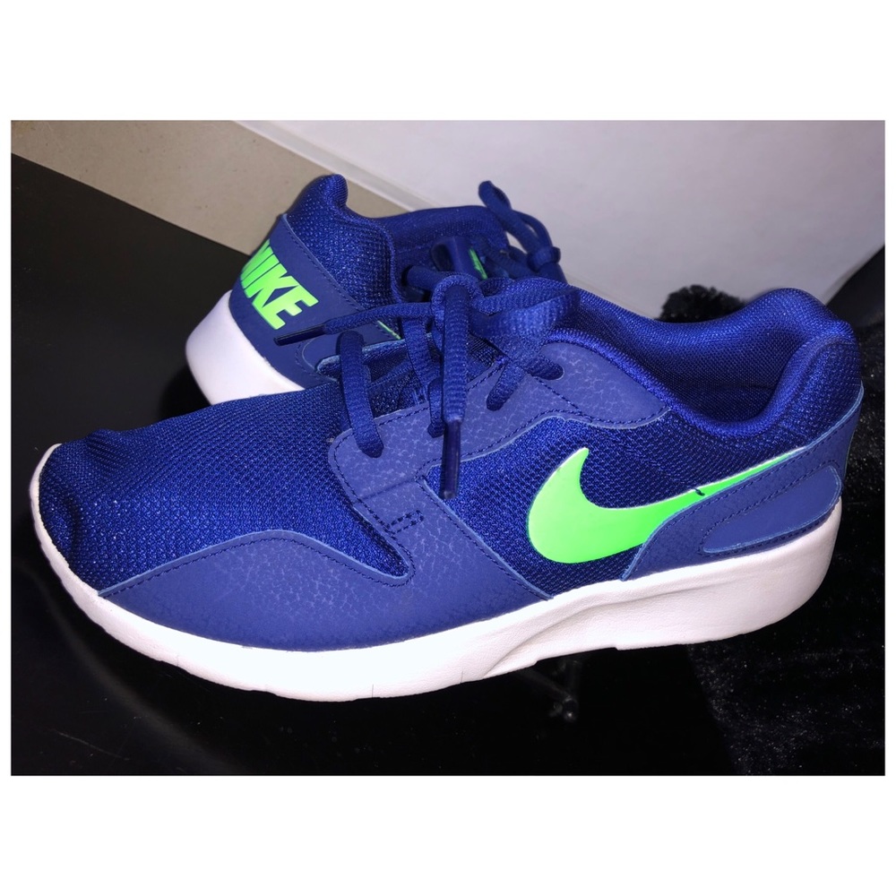 Nike shoes ( Youth )
